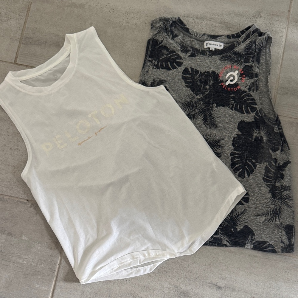Peloton Women's Tank Tops - White and Gray